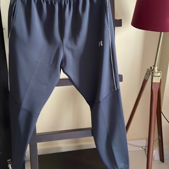 Under Armour active wear track pants - Picture 2 of 3